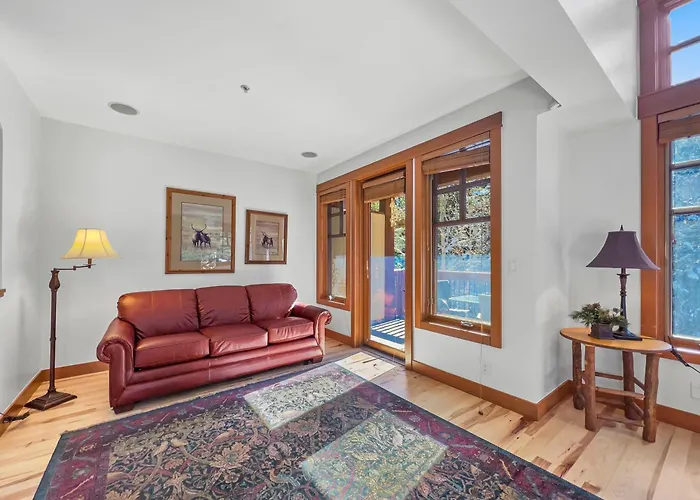 Union Creek Townhome 164d New Listing! Apartment