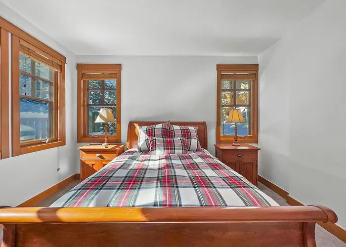 Union Creek Townhome 164d New Listing!