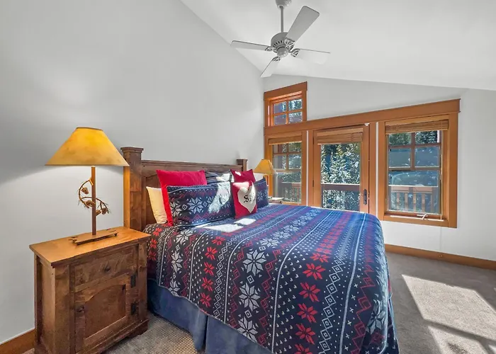 Union Creek Townhome 164d New Listing!