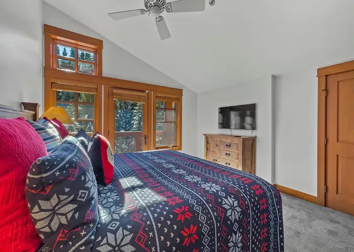 Union Creek Townhome 164d New Listing! Apartment